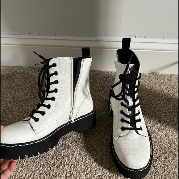 worn once to Trippie Redd concert , perfect condition - Picture 2 of 4